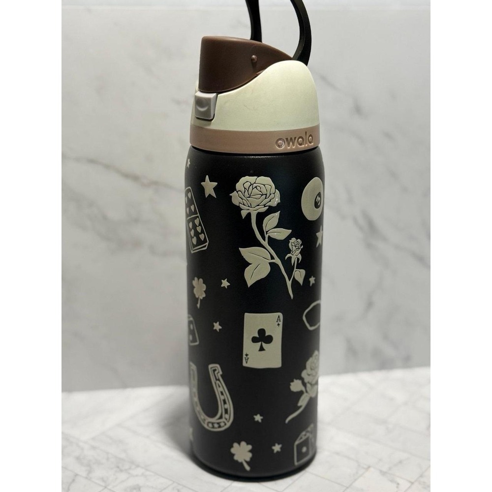 Owala UO Exclusive FreeSip 32 oz Water Bottle